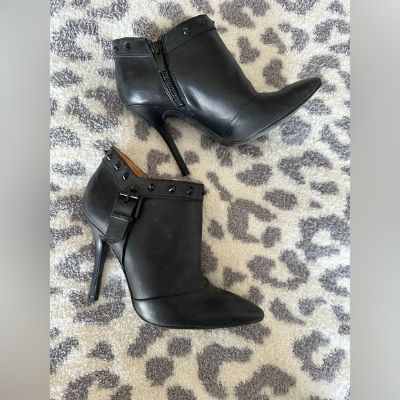 Enzo Angiolini Leather Booties - Picture 2 of 6